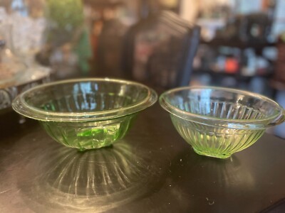 Vintage Set of Nesting Green Depression Glass Mixing Bowls
