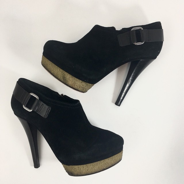 bcbg black pumps