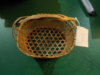 8.5'' x 8'' x 6'' Open Weave Basket with Handle  (CL 13-2)