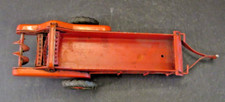 Rimorchio spandiconcime vintage McCormick Farm Wagon 2 ruote metallo originale vernice rossa 10"