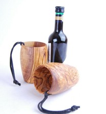 Holzbecher Trinkbecher Kaffee Holz Becher Mittelalter aus Olivenholz & Lederband