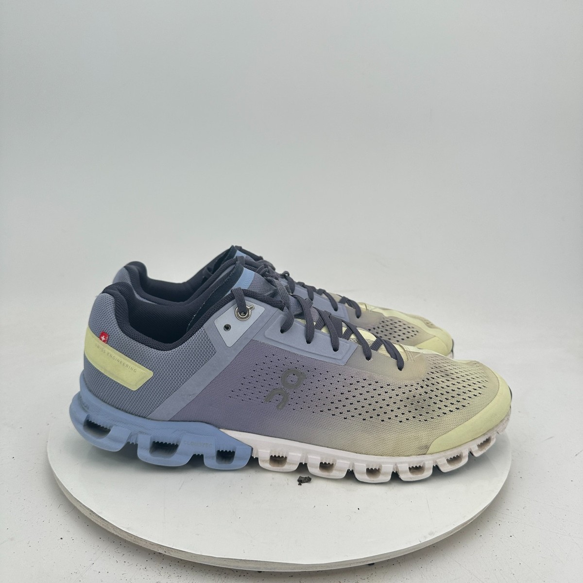 On Cloudflow Swiss Engineering Women Sz 11 35.98207 Nimbus Seedling Running Shoe View 4