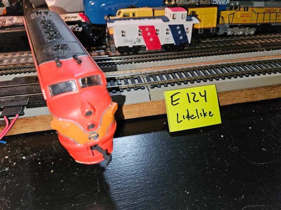 SOUTHERN PACIFIC PASSENGER DIESEL, F7, HO GUAGE, LIFE-LIKE, SEE VIDEO (e124) - Image 4 of 4