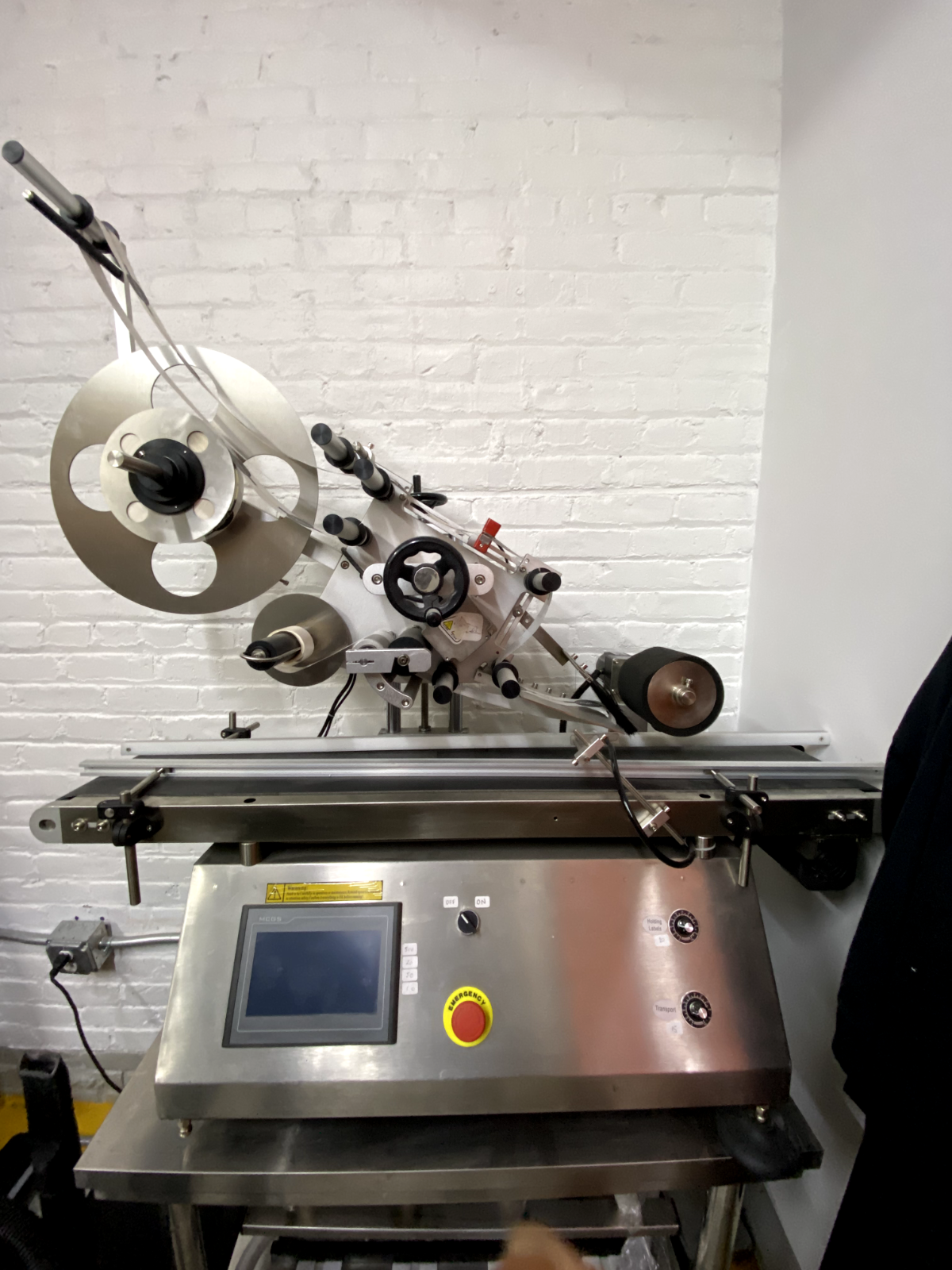 MT-160 Automated Square Plane Labeling Machine | Flat Surface Label Applicator