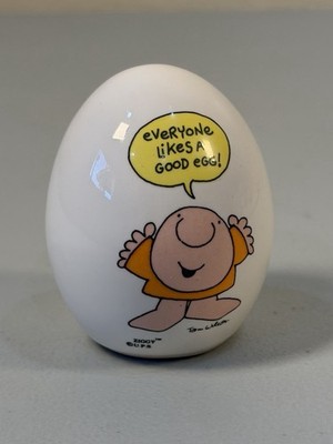 1980'S ~~ZIGGY EVERYONE LIKES A GOOD EGG~DECORATIVE CERAMIC EGG 2.5  Tall