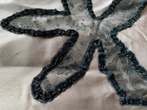 Victorian Trained Gown Chantilly and Brussels Lace 28" Waist Antique Costuming - Picture 16 of 17