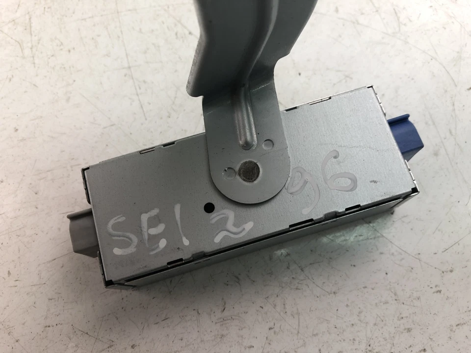 TOYOTA COROLLA Estate E21 863C0-02040 Control Unit 2019 17235896 - Image 3 of 4