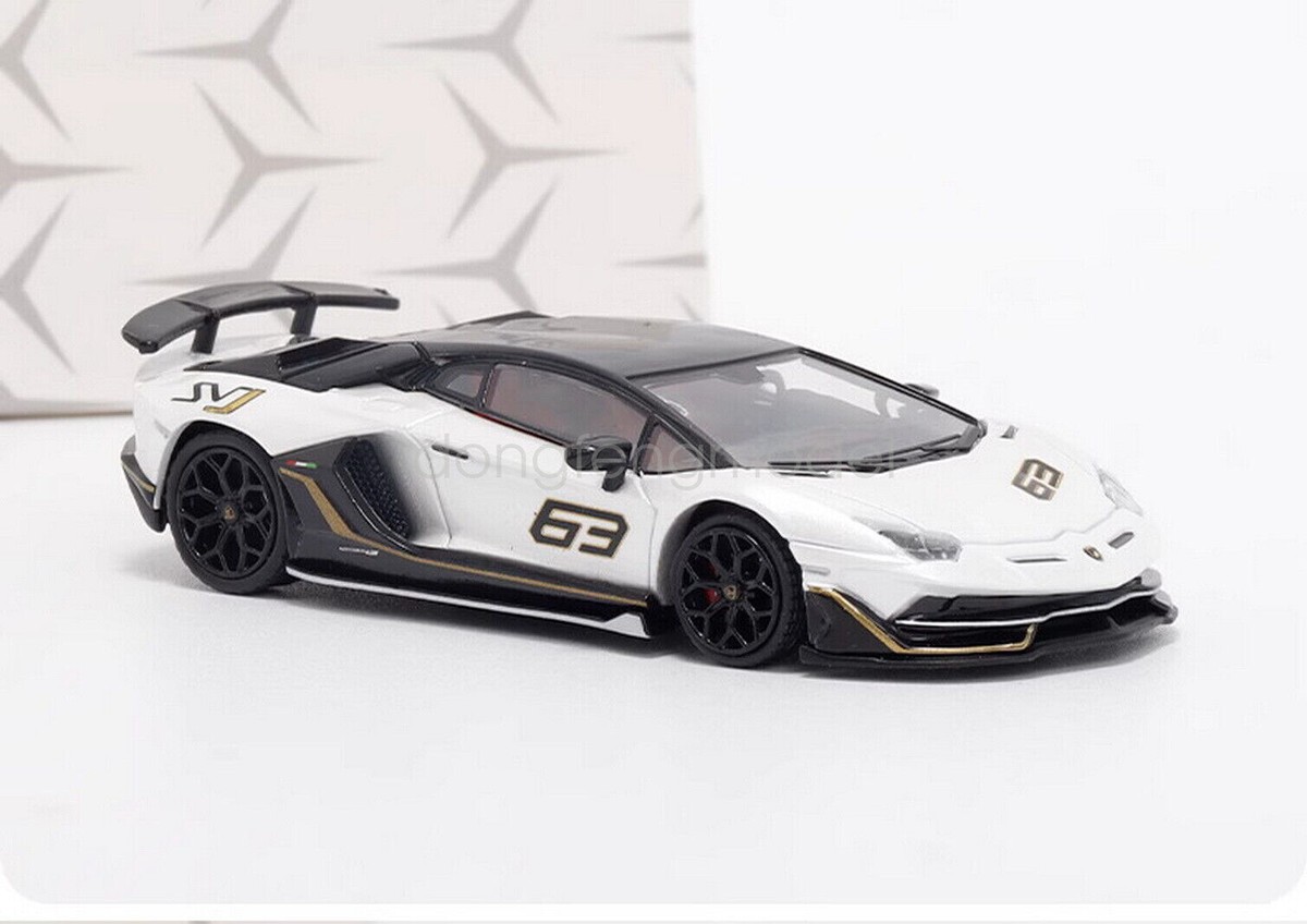 RM 1/64 Scale For Lamborghini Aventador SVJ #63 White Diecast Car