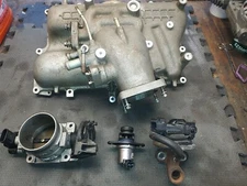 03-05 4.6 L DOHC Upper Intake, Throttle Body & Sensor, Lincoln Aviator