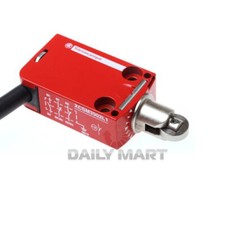 New In Box SCHNEIDER TELEMECANIQUE XCSM3902L1 Safety Limit Switch