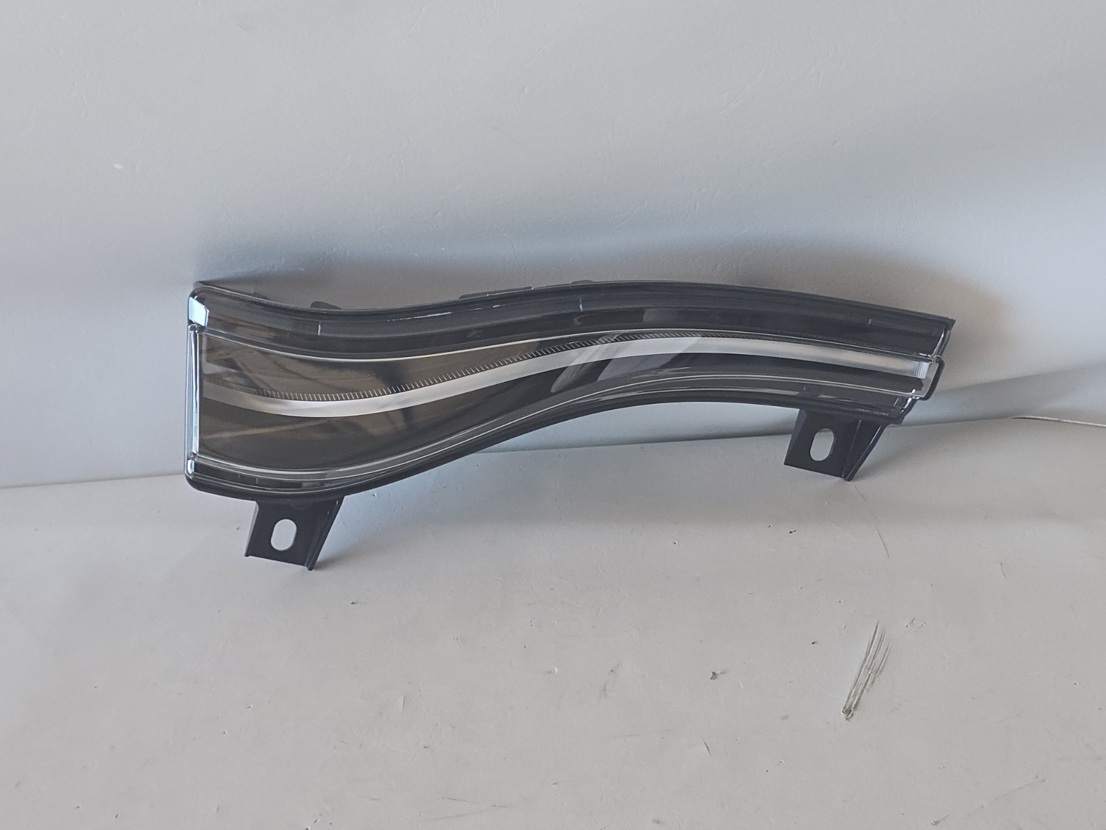 Aston Martin DBX Straight-Six 2021-2025 Left Tail light P/N MY83138453BD