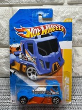 Hot Wheels 2011 New Models 19/50 Rennen Rig 19/244 Blue