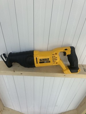 Dewalt 20V MAX Cordless Reciprocating Saw NEW