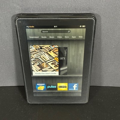 AMAZON KINDLE FIRE 1st Generation 7 inch screen Black Model D01400 w Cords WORKS