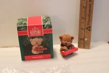 HALLMARK KEEPSAKE ornament NOTES OF CHEER fuzzy bear playing keyboards IN BOX