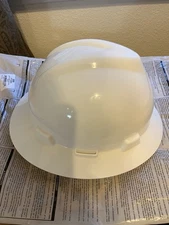 MSA V-Gard 475369 Slotted Full-Brim Hard Hat Fas-Trac III Suspension Brand New