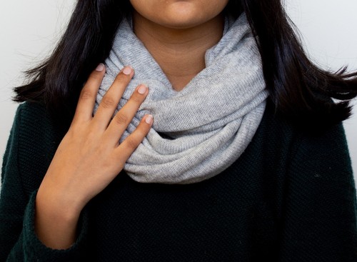 100% Cashmere Light Grey Infinity Scarf Neck Pashmina Cowl Women Wool Soft Warm - Picture 3 of 3