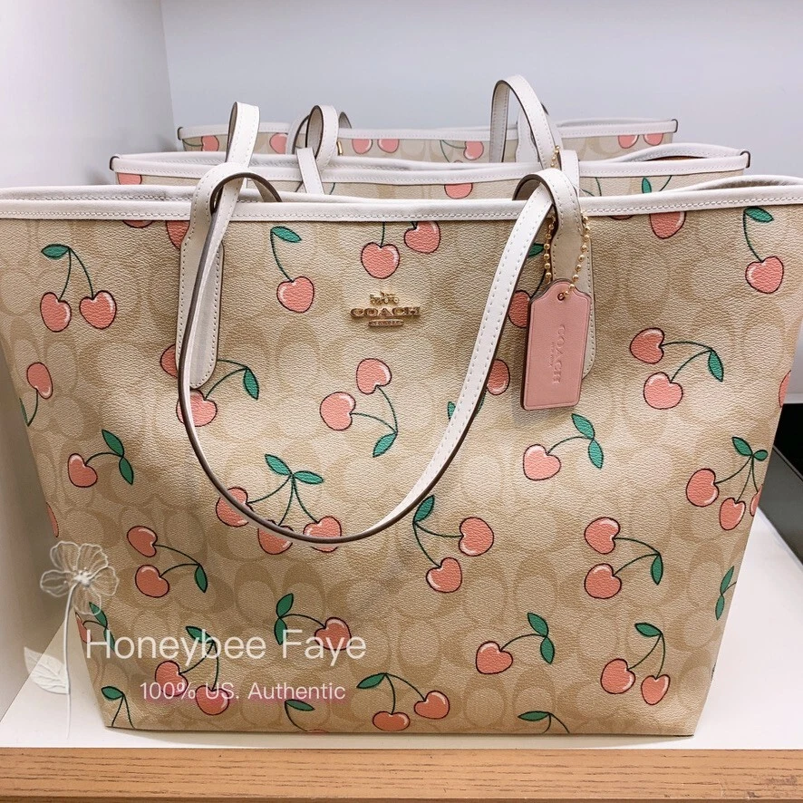 Coach City tote in Signature Canvas