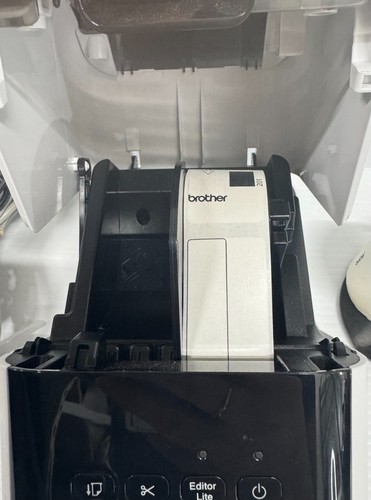 Brother QL800 Label Printer *Additional role of labels* - Picture 3 of 7