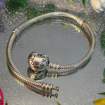 Pandora   Moments Schlangenkette Armband mit Herzverschluss (17 cm)   