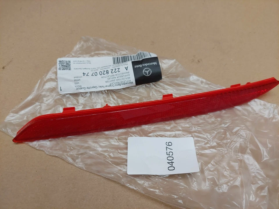 Reflector parachoques trasero izquierdo mercedes gle cupé c167 a2228200774 genuino nuevo - Imagen 4 de 4