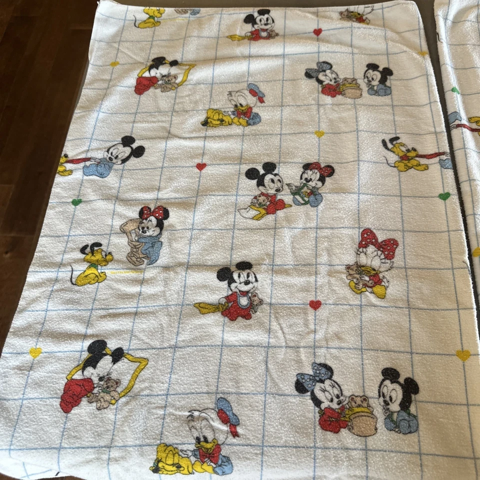 Vtg Dundee Disney Babies Flannel Receiving Blanket Hearts Mickey And Friends 84 - Image 3 of 4