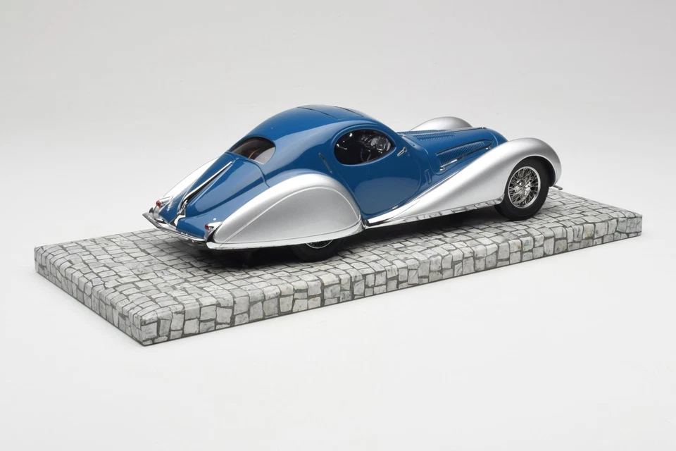 107117122 Talbot-Lago T150 C-SS Coupe Blue Silver Minichamps 1/18 - Image 2 of 4