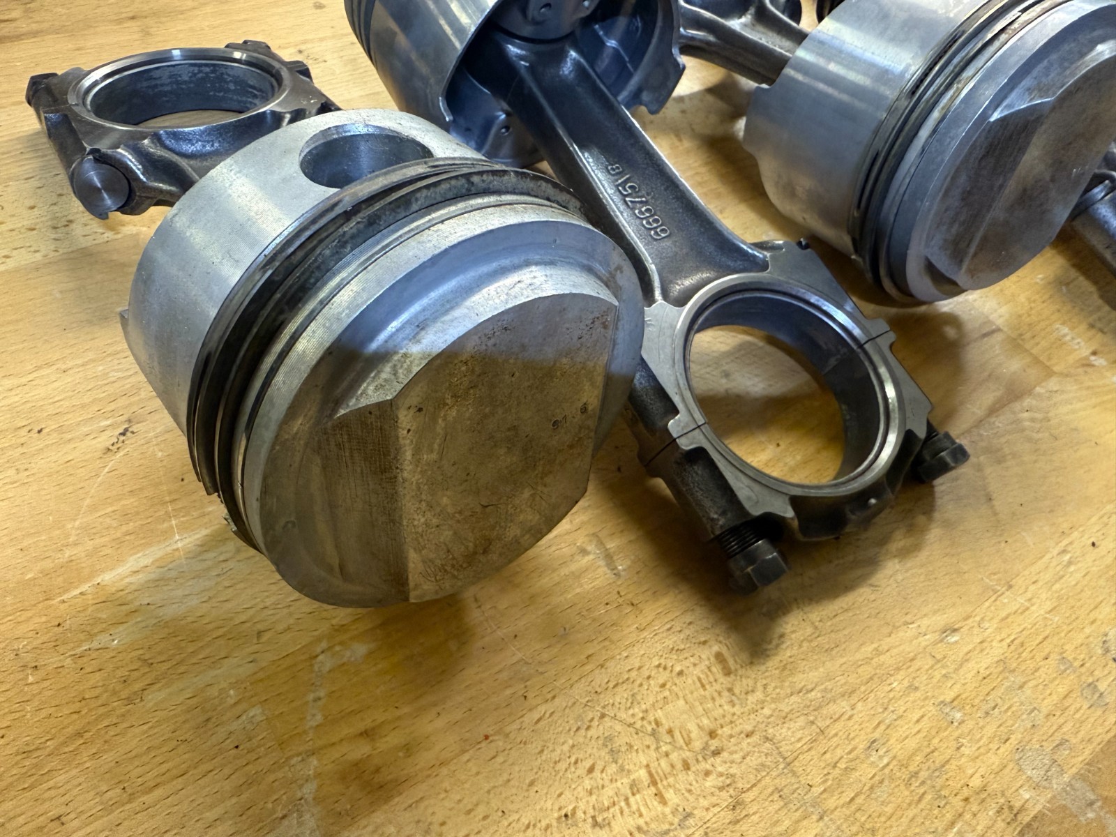 Maserati Merak SS 77 78 79 Pistons & Connecting Rods x6 3.0L EXCELLENT low miles