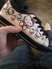 Hello Kitty Unisex White/Black/Red Low Top La...