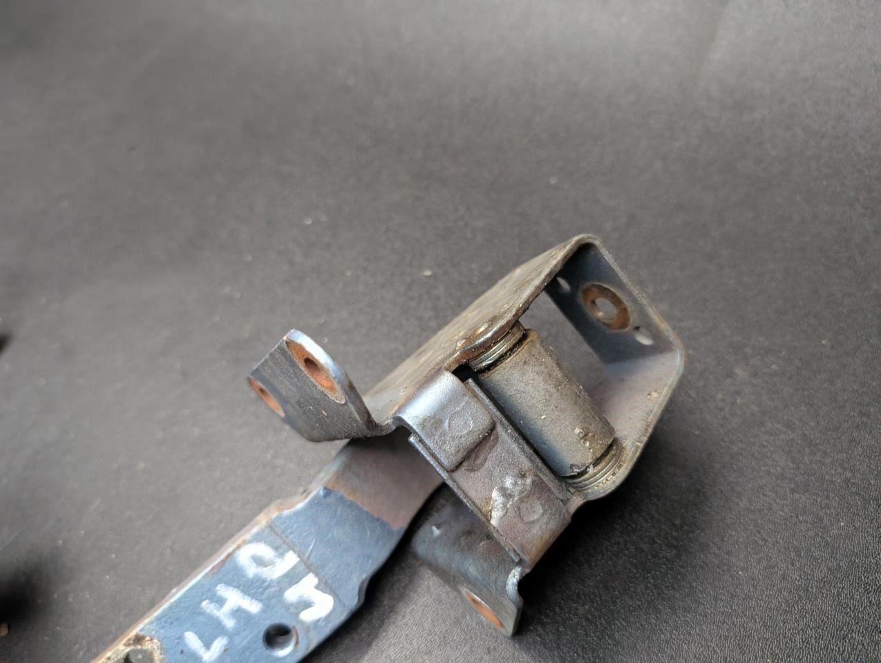 2PC Front Left Door Hinges Set 1984 Rolls-Royce Silver Spirit 1981 - 1988
