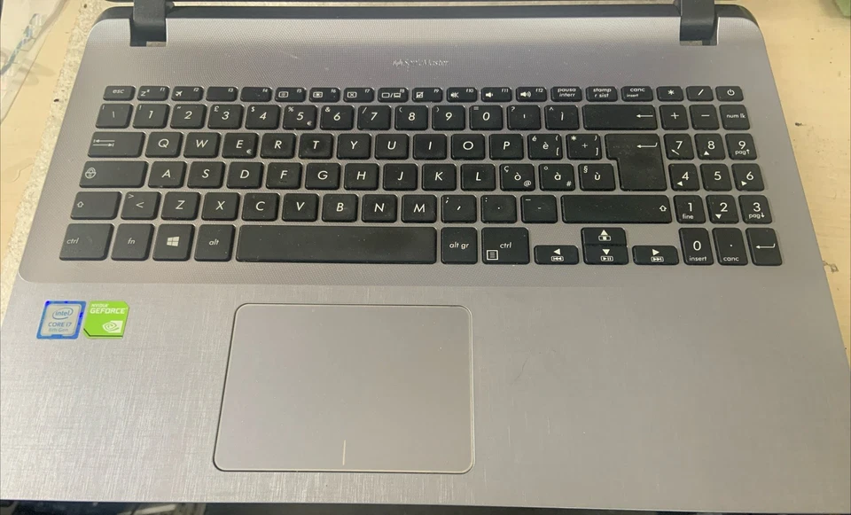 ASUS X507U  15,6” I7 8550U 12GB 240GB SSD NVIDIA MX130 - Immagine 2 di 3