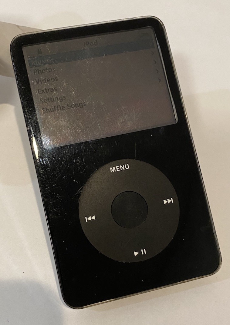 Apple iPod classic 5th Generation 30GB - Black - with New Battery