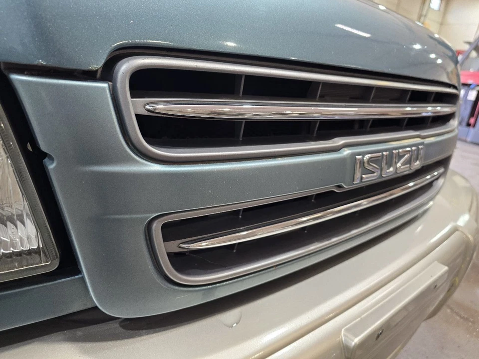 Rejilla compatible con 00-02 ISUZU TROOPER 646680 Foto 3 de 4