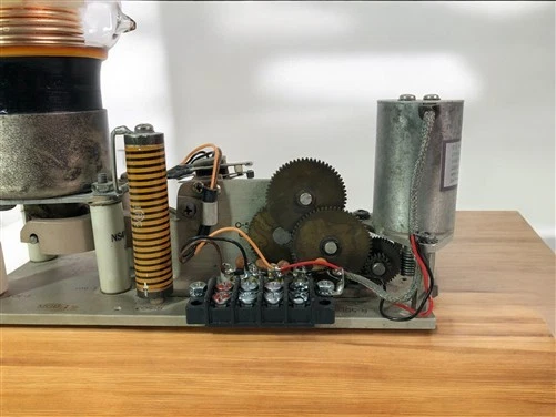 Collins Radio High Voltage Vacuum Relay Assembly Globe C25A-511 Motor, Vintage  - Image 4 of 4