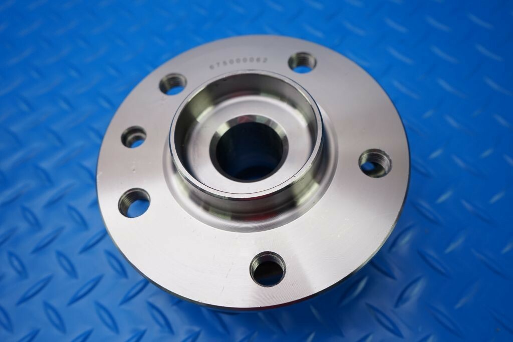 Maserati Ghibli S Base Rwd front wheel hub bearing #9345