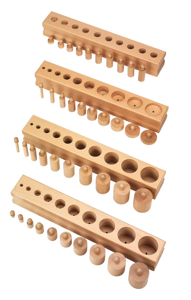 MONTESSORIPLUS Montessori Einsatzzylinder, Montessori-Material, Set mit 4 Holzblöcken