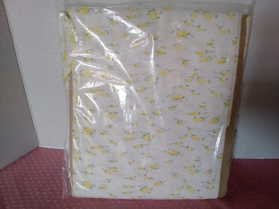 Juego de baño vintage para bebé Spencer's toalla de algodón y paño de lavado amarillo Rosebud NOS Foto 3 de 3