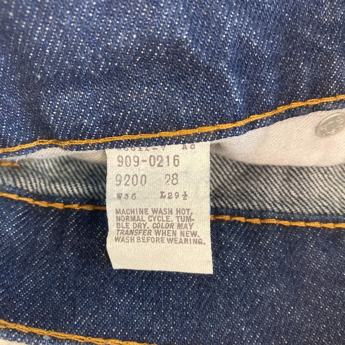 Vintage Levi Jeans Straight Leg 36 Vintage Levi Jeans Straight Leg 36