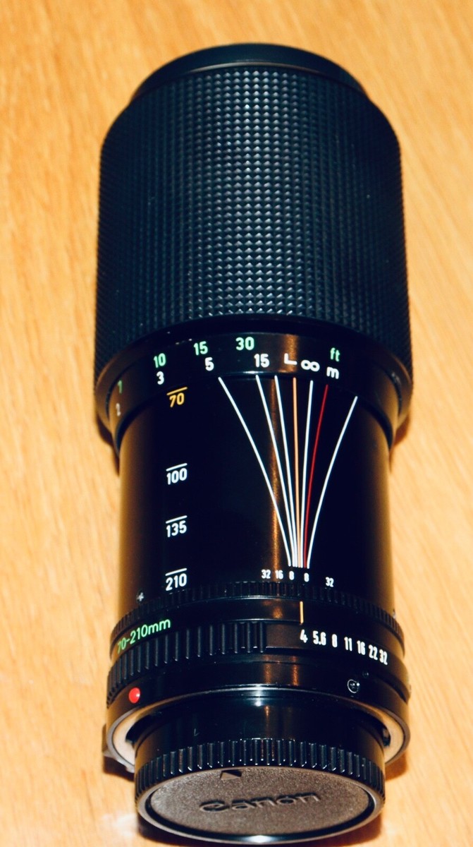 Canon FD 70-210mm 1:4 Zoom Lens (w/Canon Case) - Perfect condition