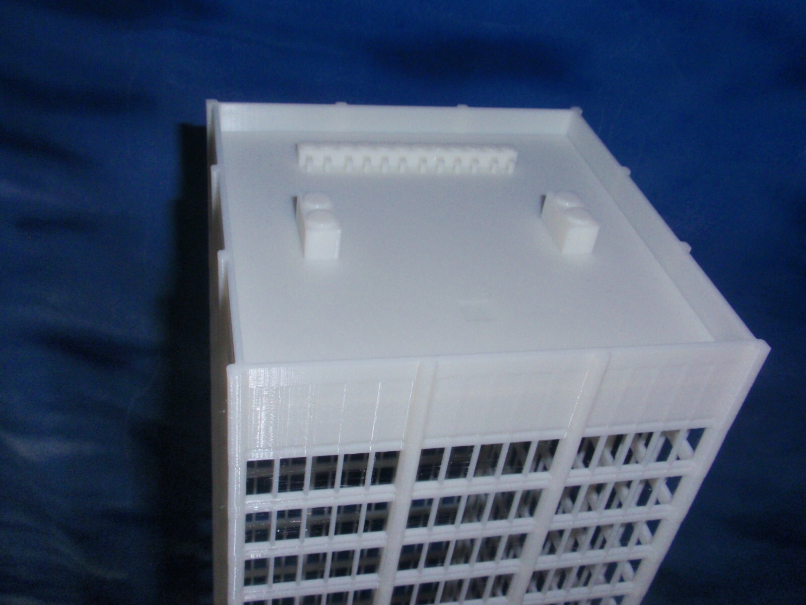 Picture 2 of 8