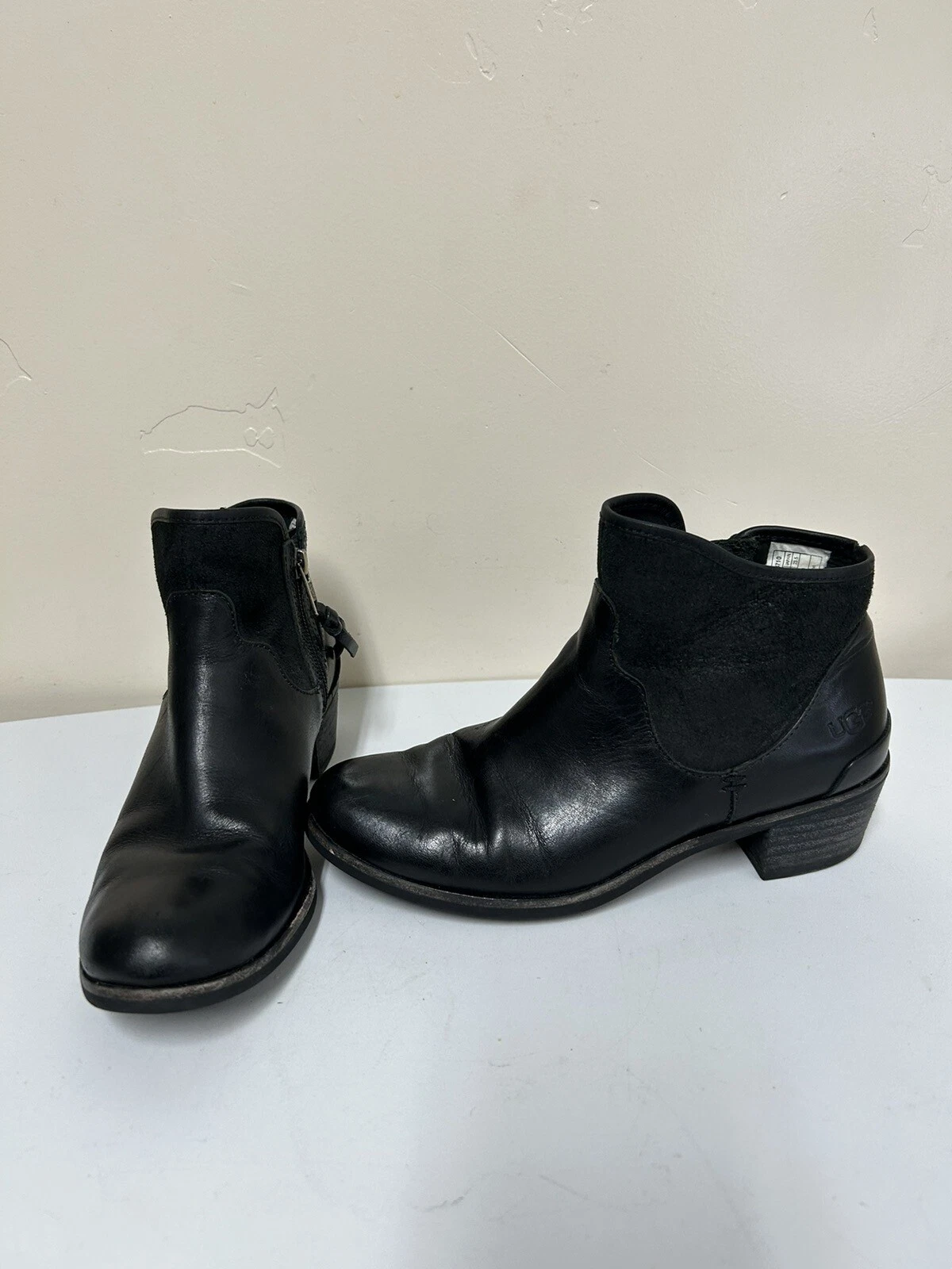 Women's 6.5 UGG Australia Penelope Booties Black 1008710