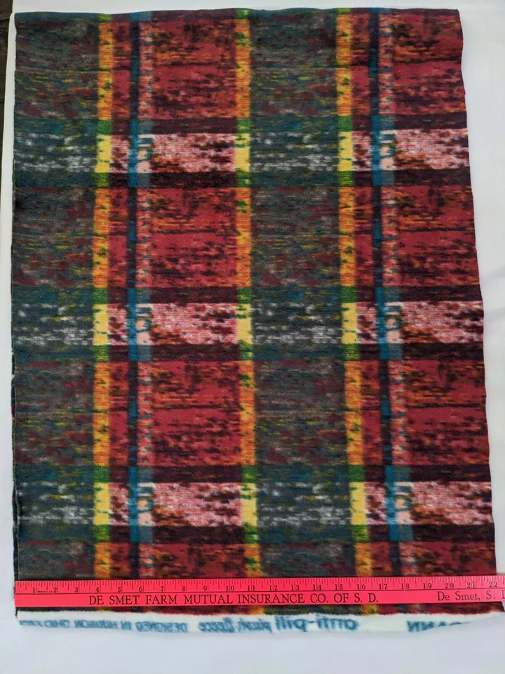 Beautiful Anti Pill Plush Red Green Yellow Fleece Fabric 22 X 58" NEW JoAnn  - Image 2 of 4