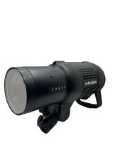 Profoto B1X 500 AirTTL 2.4 Ghz w/ backpack 4 Batteries 2 Charger.