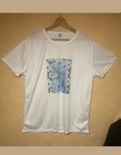 T-shirt blanc Dauphins et fleurs , bleu fleurs noires et blanches