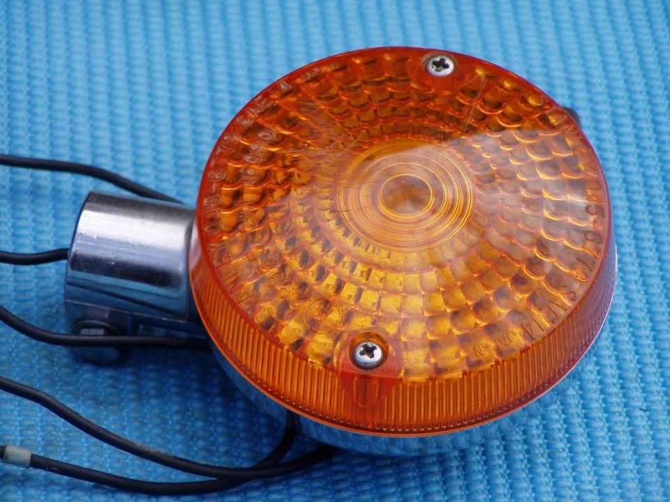 Honda CB550 CB900 CB750 GL1000 CB650 CB500 CB400 CB GL rear turn signals - Image 2 of 4