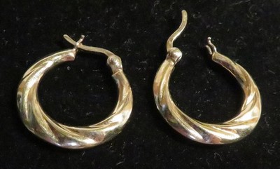 Vintage Gold Tone Twisted Hoop Earrings Fashion Jewelry Pair Set Used 3/4'' Tall