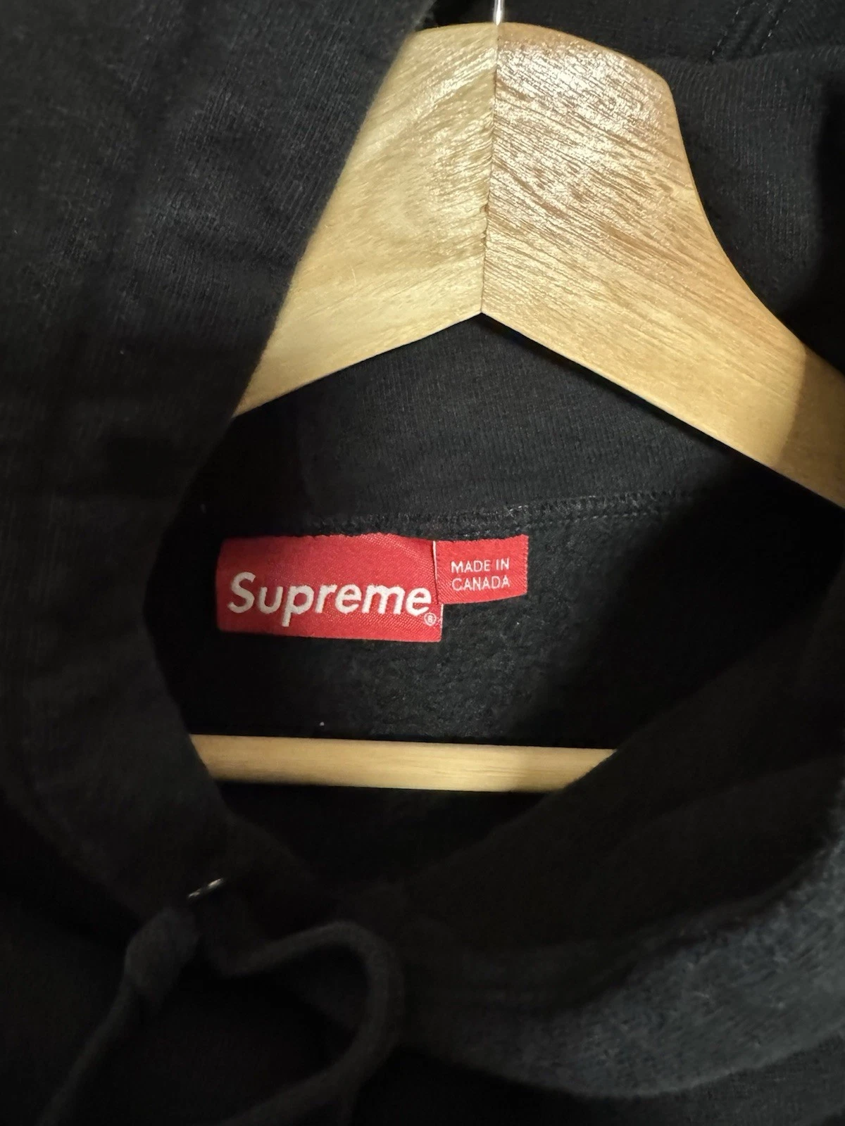 Felpa nera con cappuccio Supreme Small Box logo taglia large