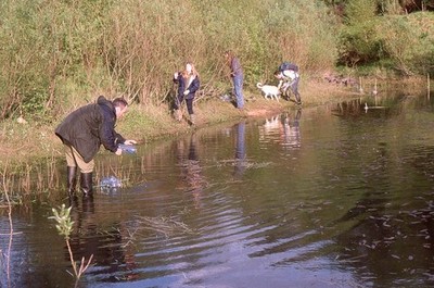 Foto 6x4 Vermessung für Amphibien, Buchley Mitglieder der Clyde Amphibia um 2002