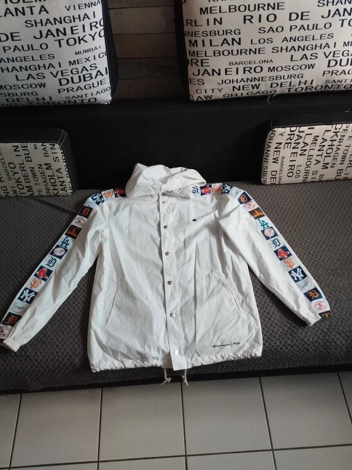 Champion MLB All Teams Windbreaker Jacket White Mens Size M Baseball Streetwear