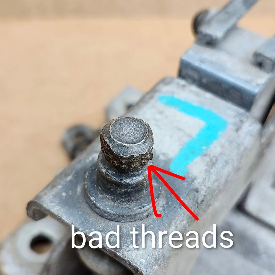 Ручка управления замком открывания левой внутренней двери в сборе 68-77 C3 Corvette НЕДОСТАТКИ - Изображение 2 из 4